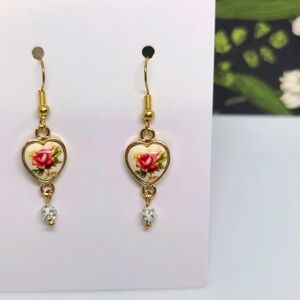 🆕️ OOAK Heart Rose Vintage Style Earrings A1